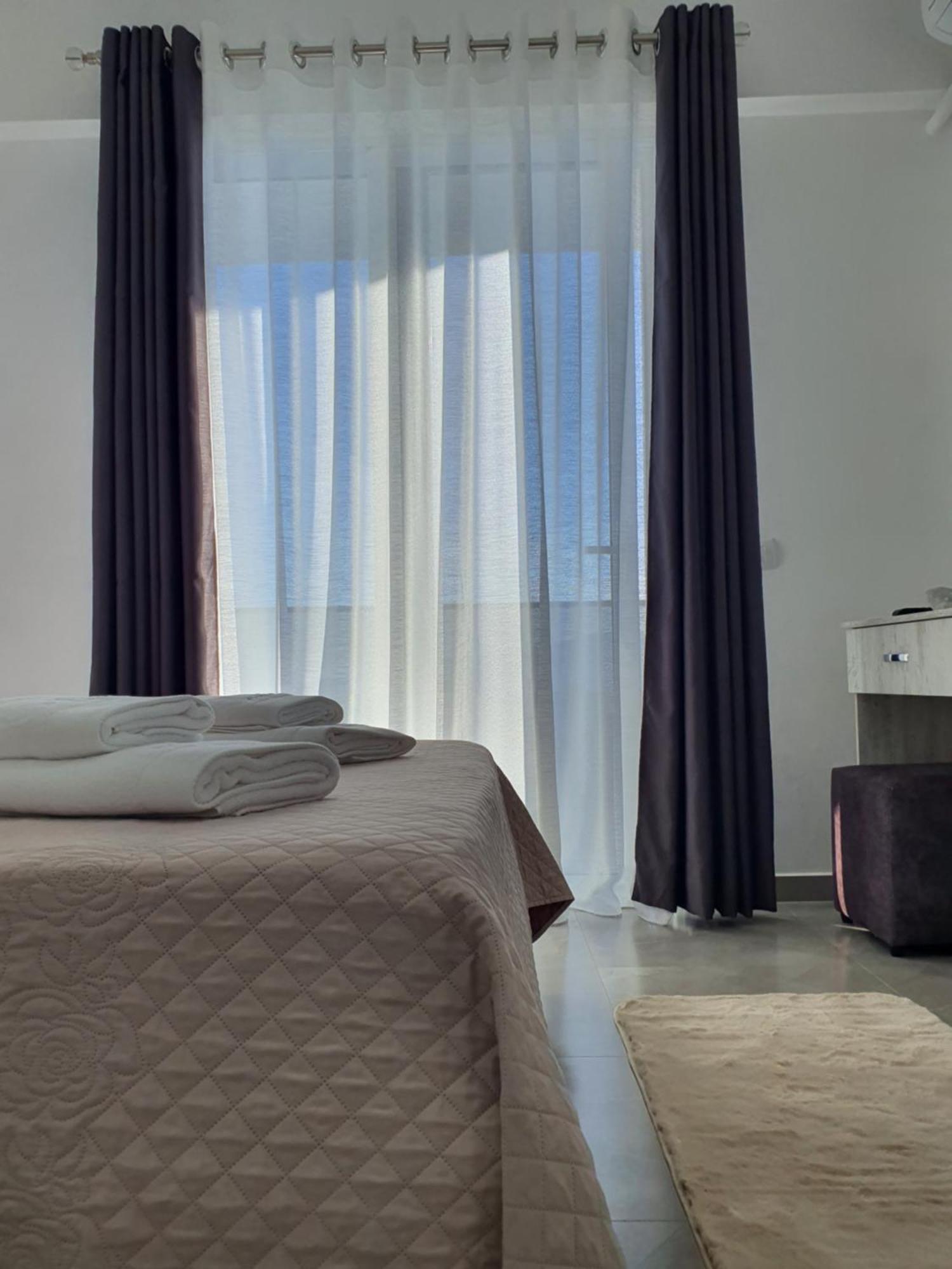 Flore Rooms Sarandë エクステリア 写真