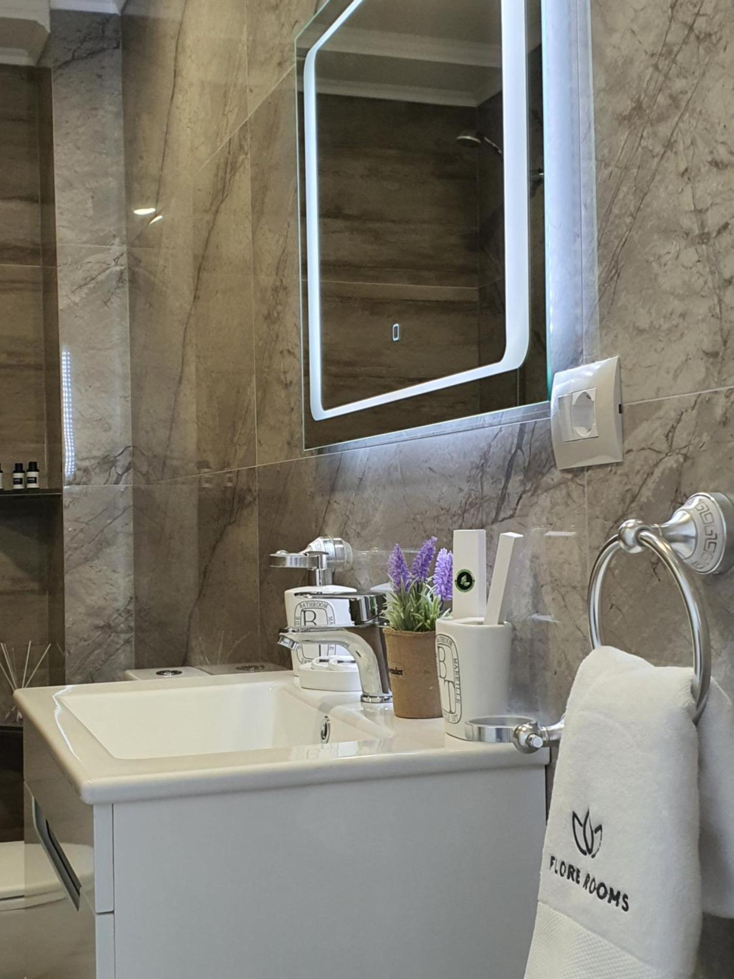 Flore Rooms Sarandë エクステリア 写真