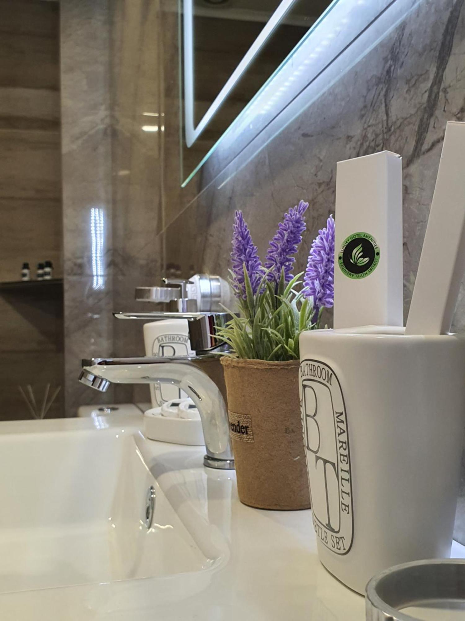 Flore Rooms Sarandë エクステリア 写真
