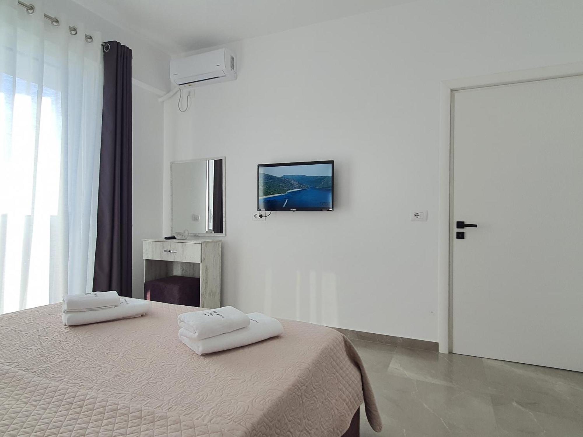 Flore Rooms Sarandë エクステリア 写真