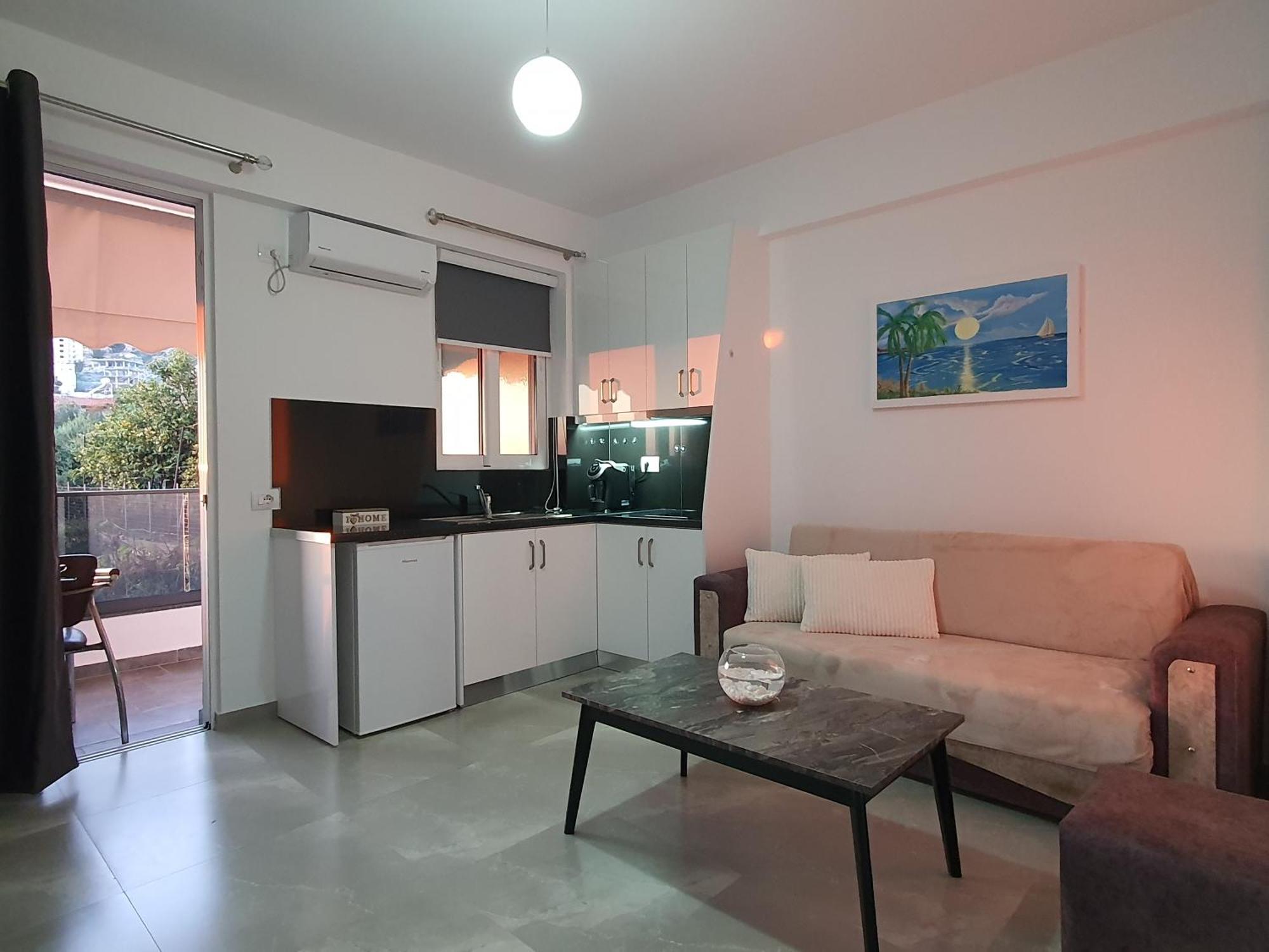 Flore Rooms Sarandë エクステリア 写真