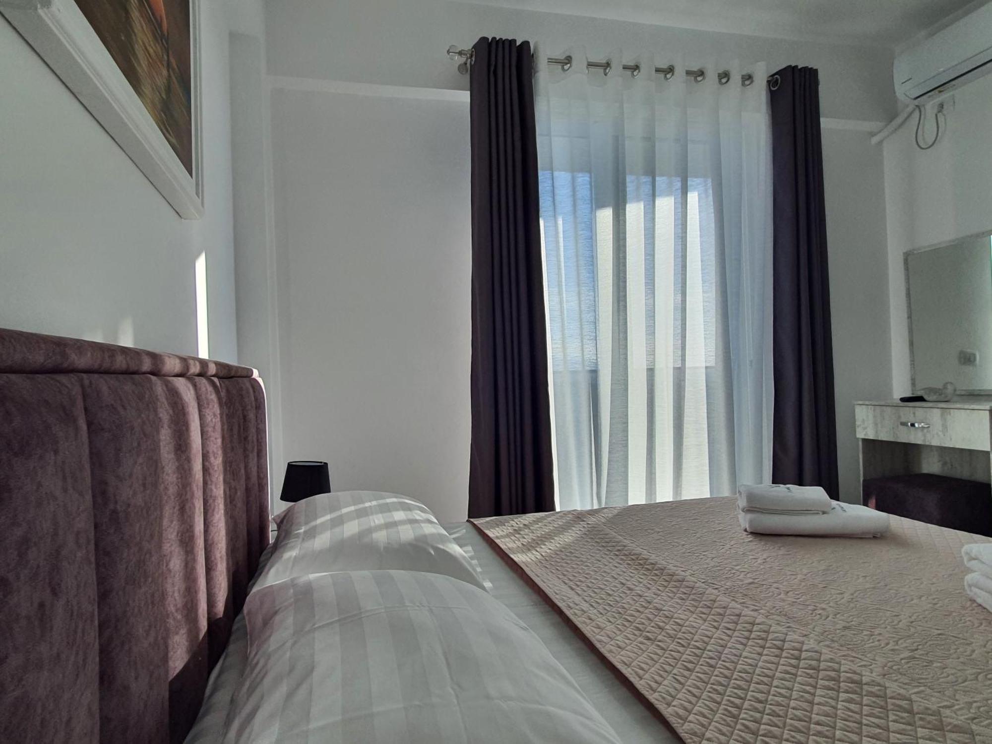 Flore Rooms Sarandë エクステリア 写真