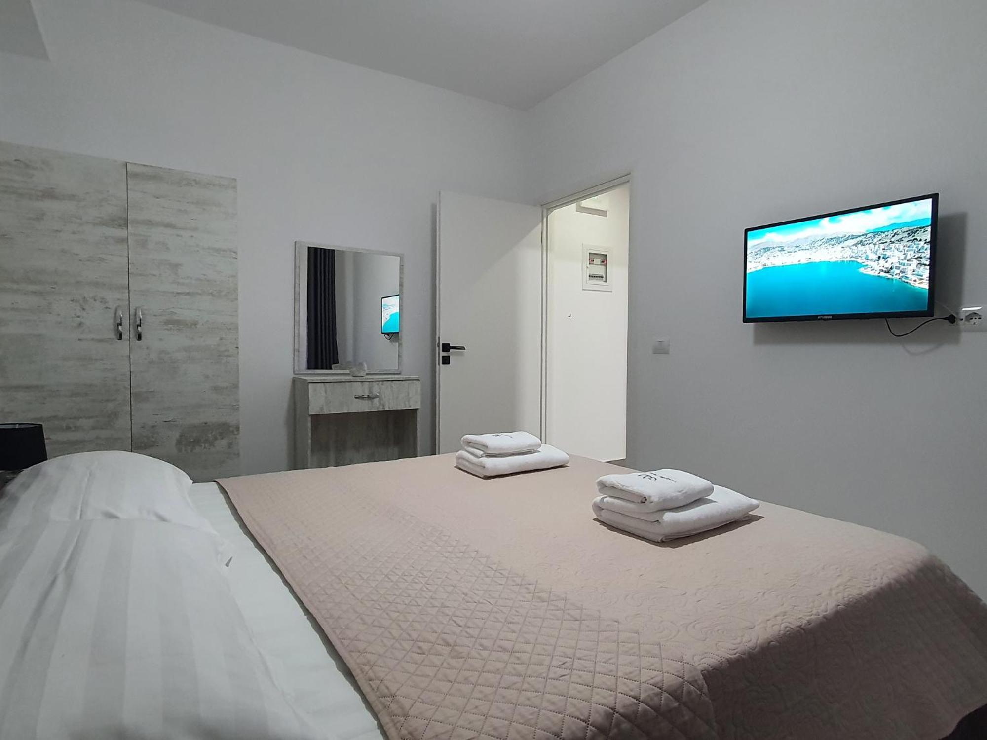 Flore Rooms Sarandë エクステリア 写真