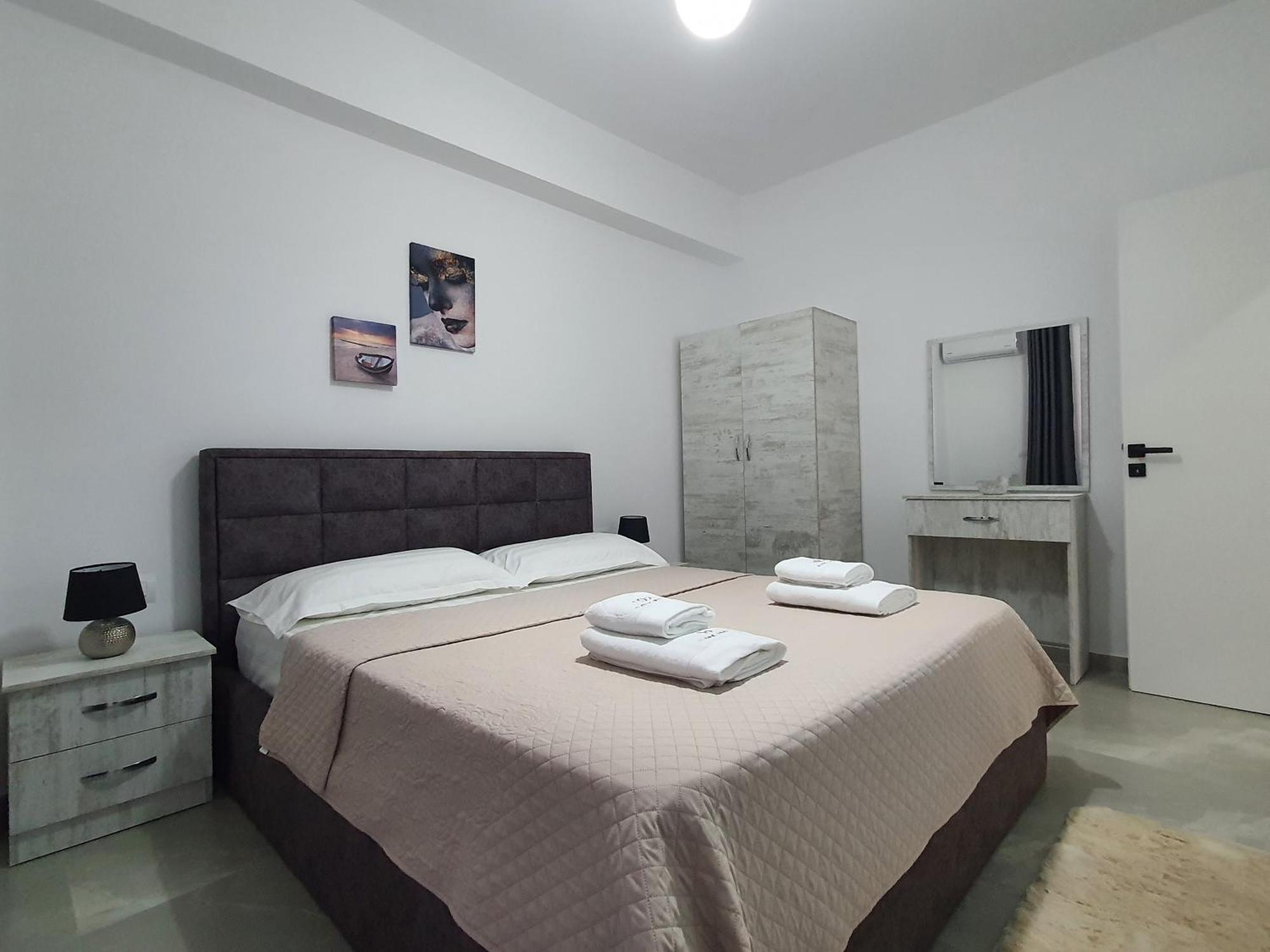 Flore Rooms Sarandë エクステリア 写真
