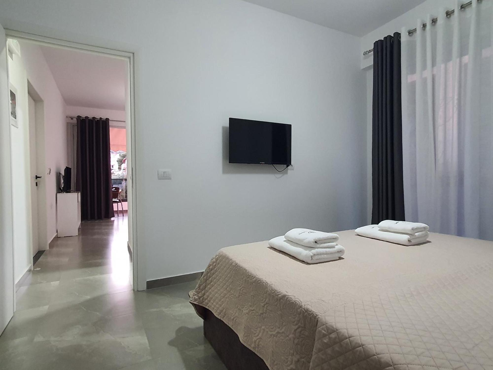 Flore Rooms Sarandë エクステリア 写真