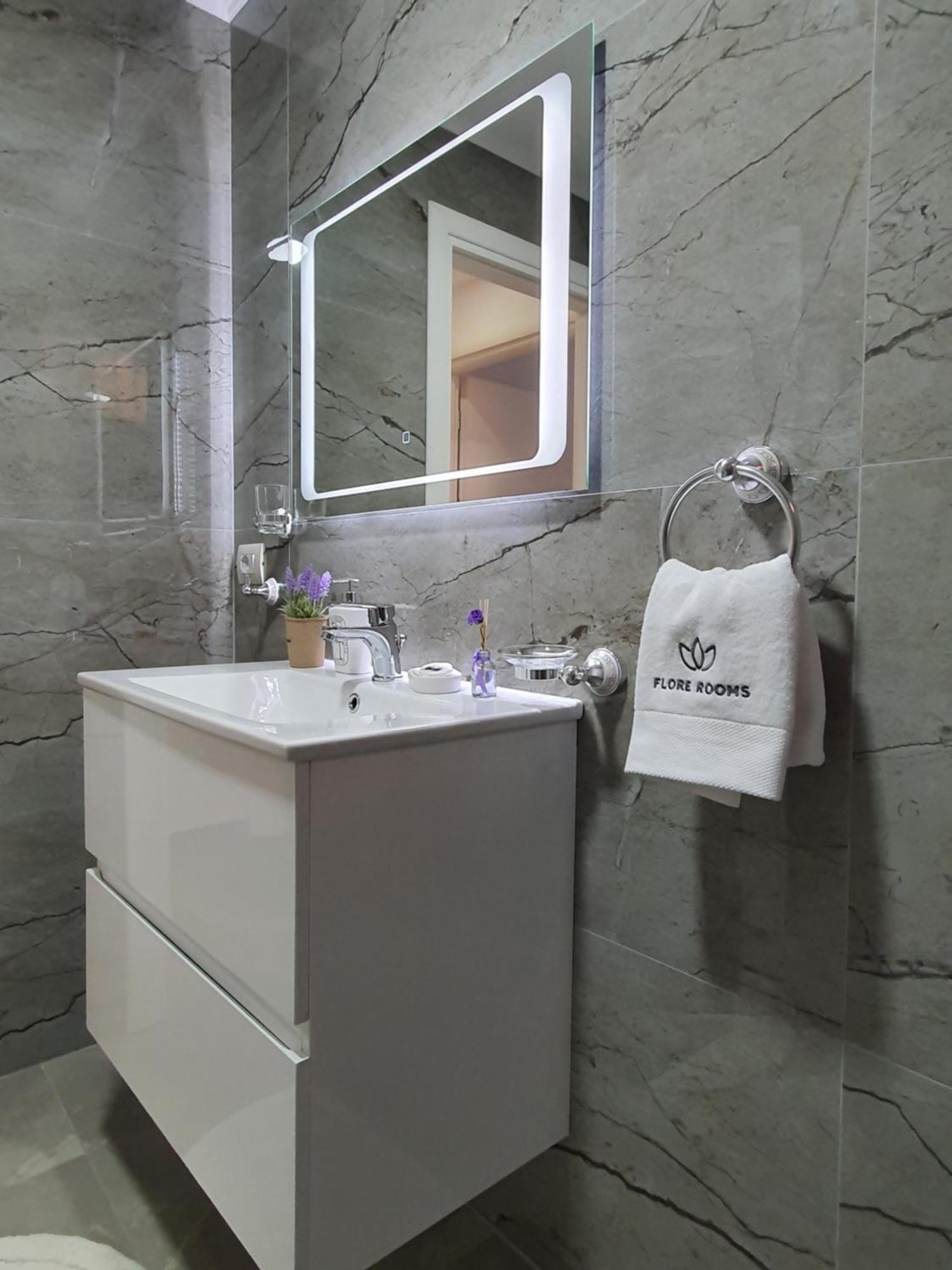 Flore Rooms Sarandë 部屋 写真