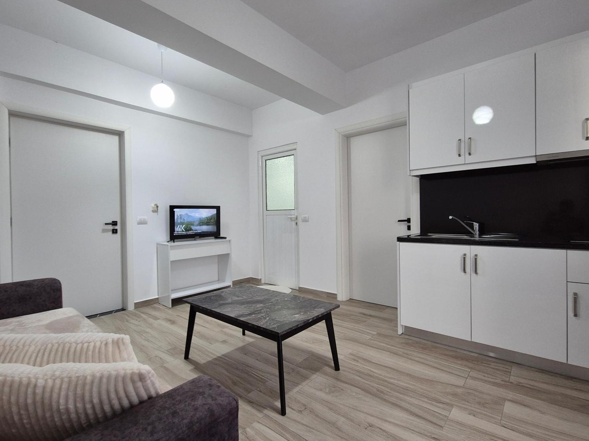 Flore Rooms Sarandë エクステリア 写真