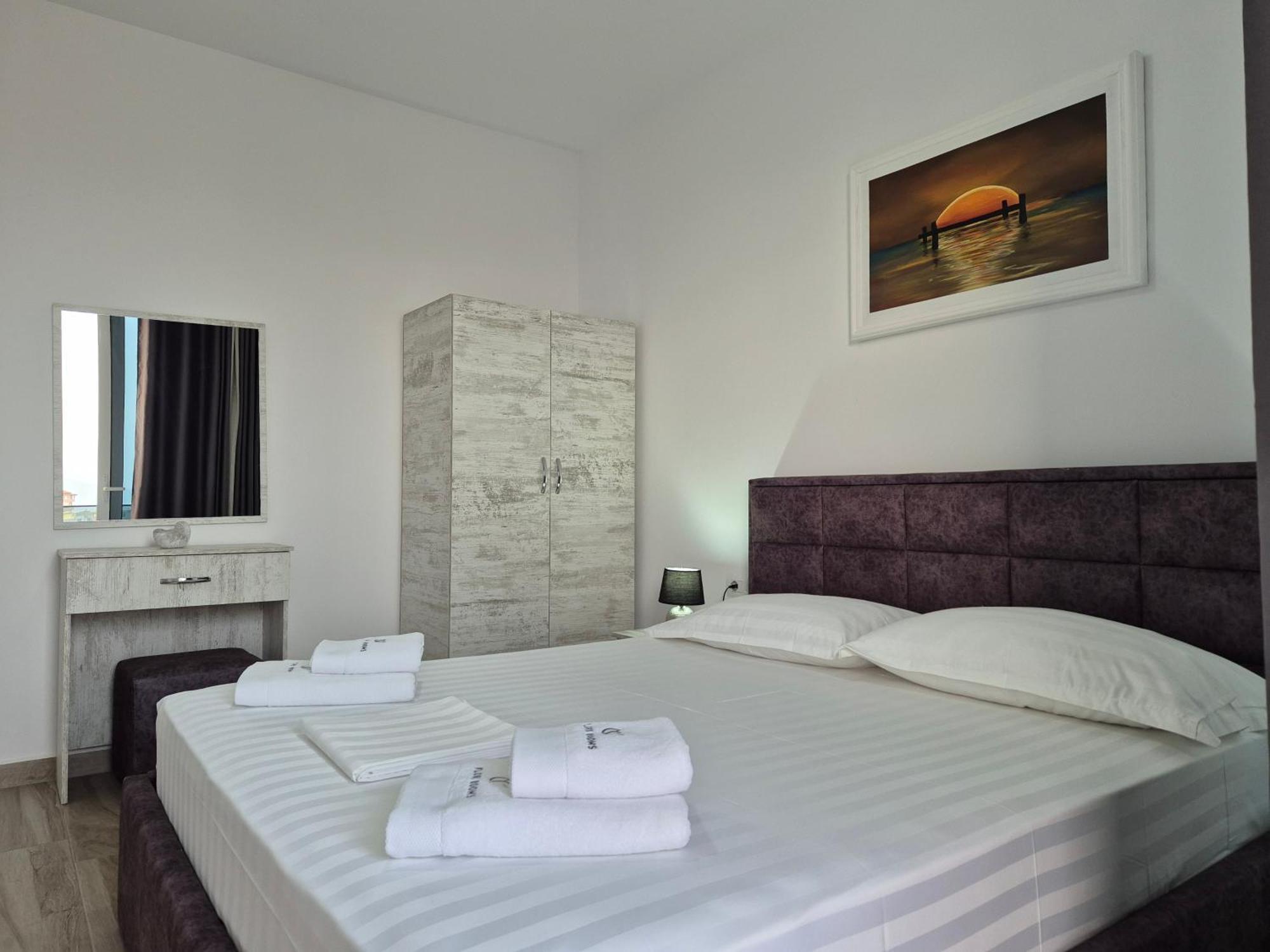 Flore Rooms Sarandë エクステリア 写真