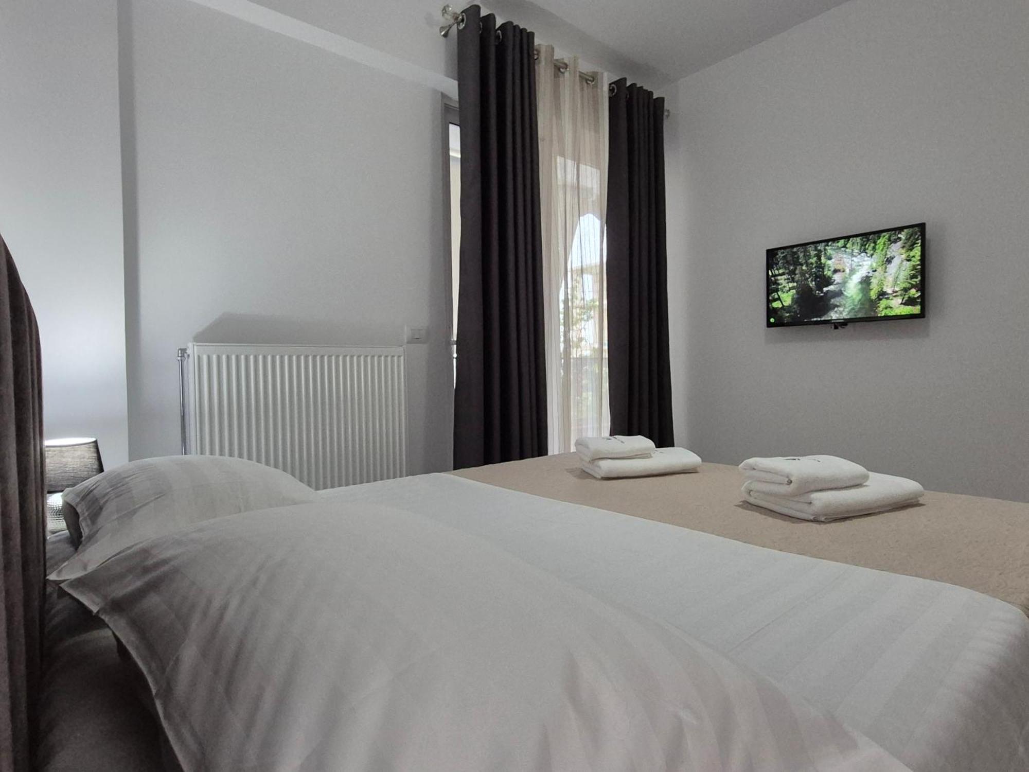Flore Rooms Sarandë エクステリア 写真