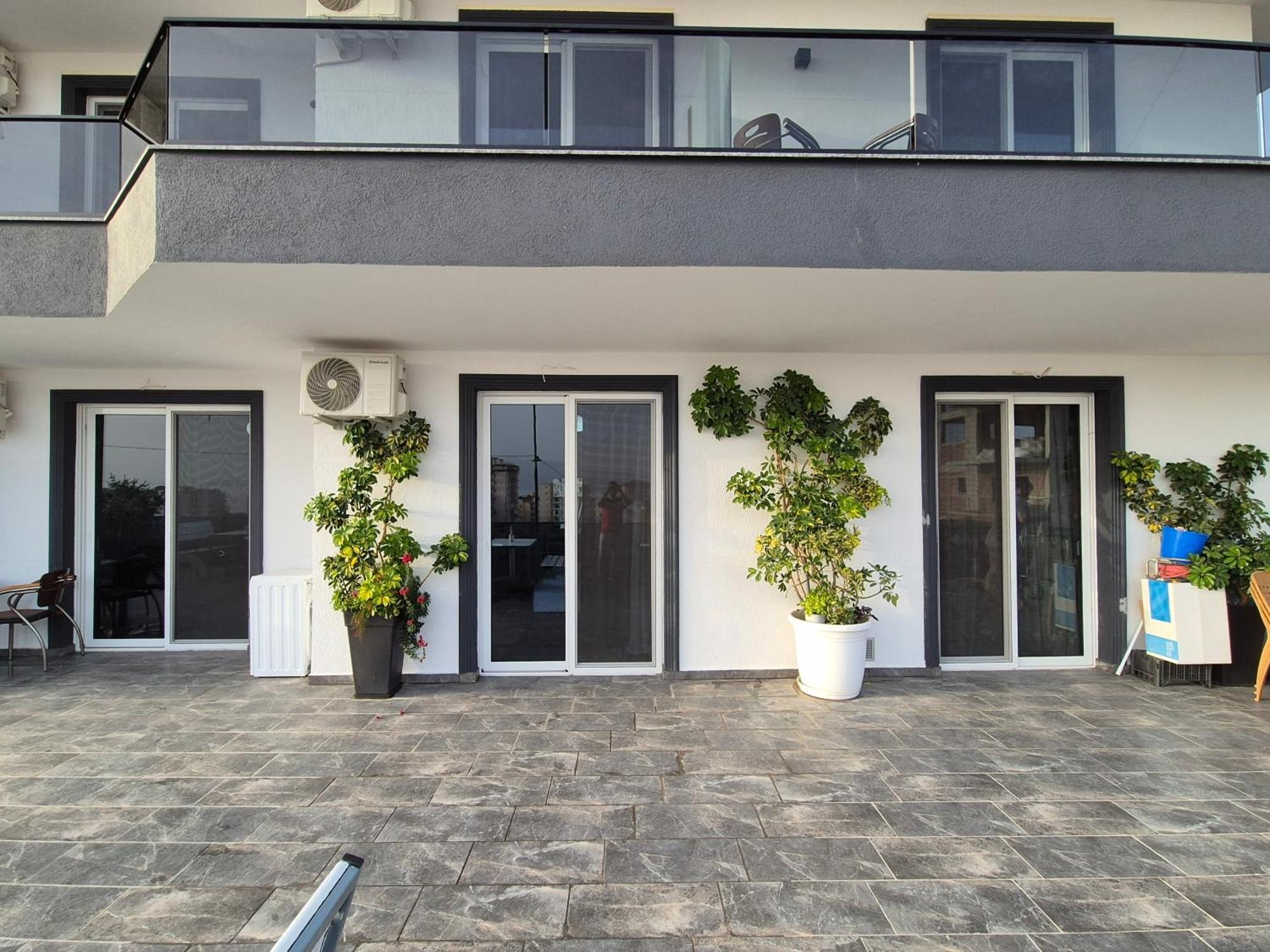 Flore Rooms Sarandë エクステリア 写真