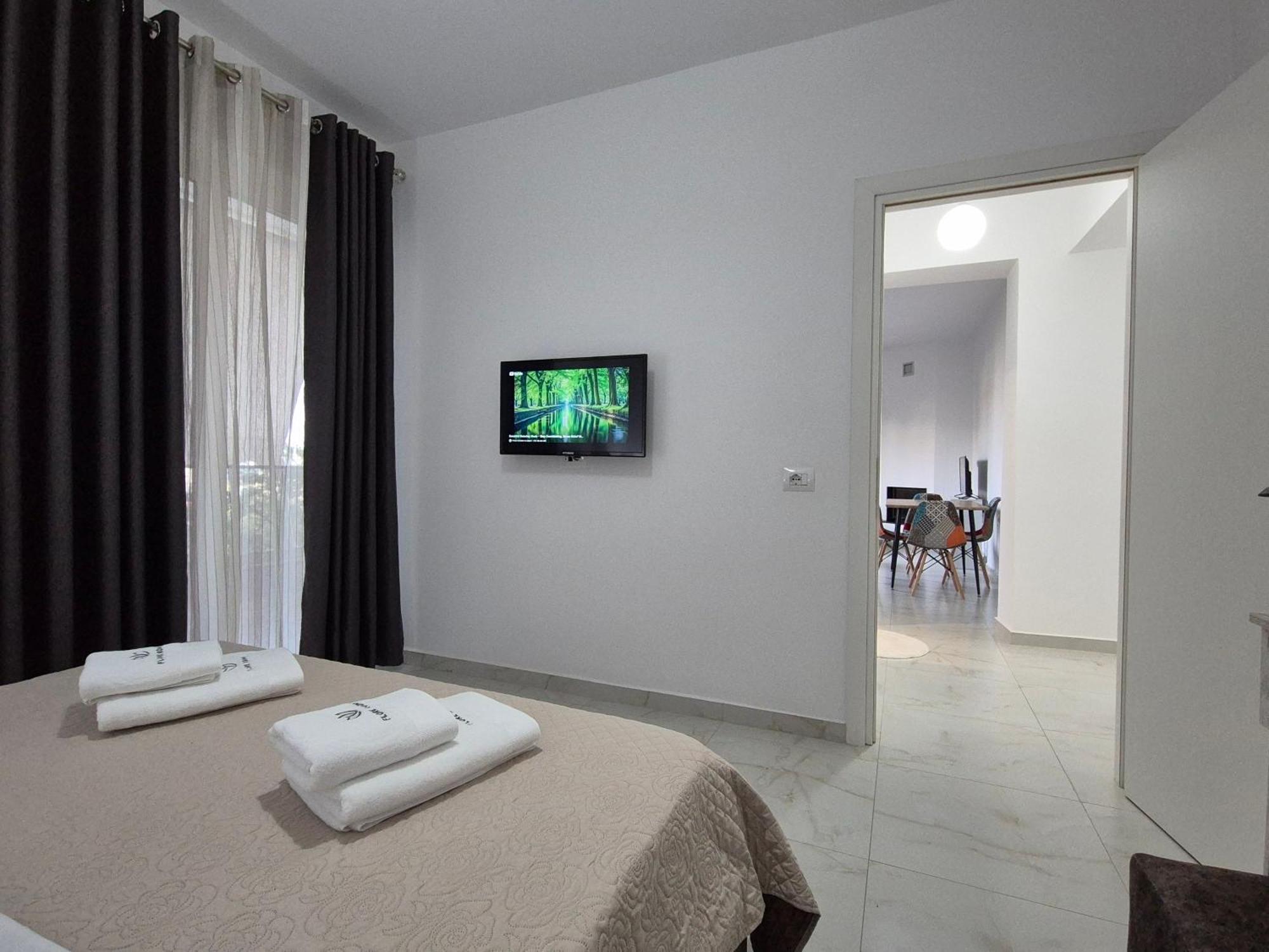 Flore Rooms Sarandë エクステリア 写真
