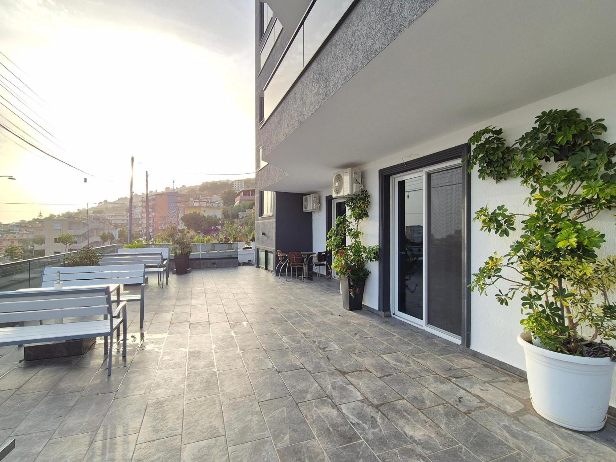 Flore Rooms Sarandë エクステリア 写真