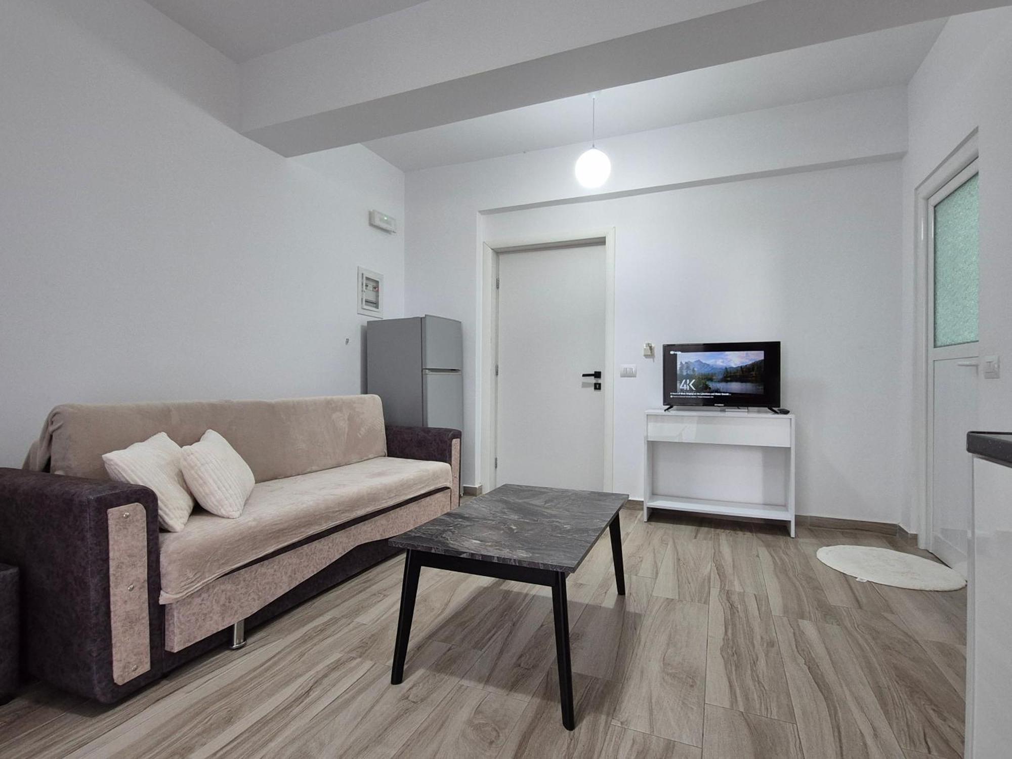 Flore Rooms Sarandë エクステリア 写真