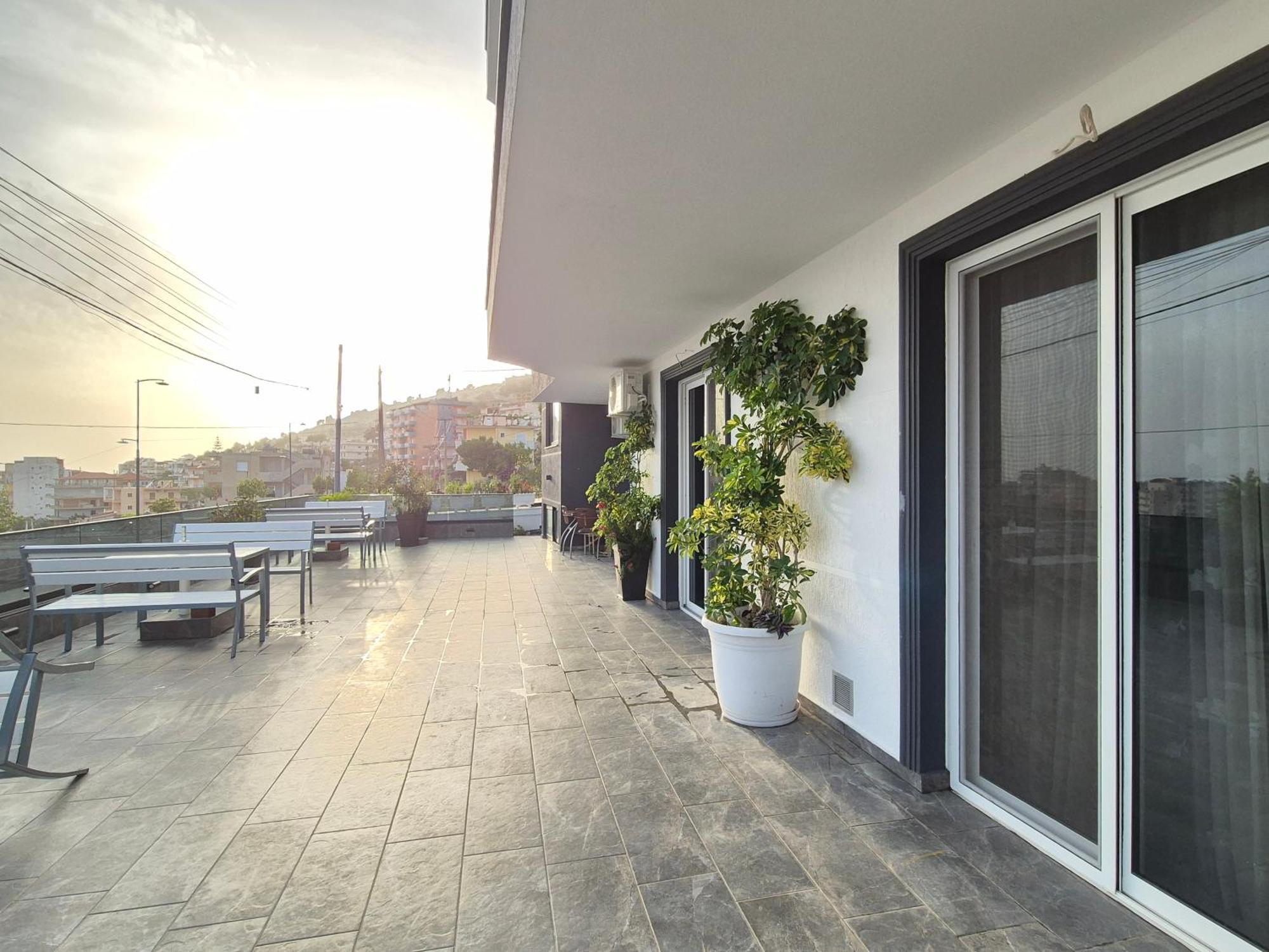 Flore Rooms Sarandë エクステリア 写真